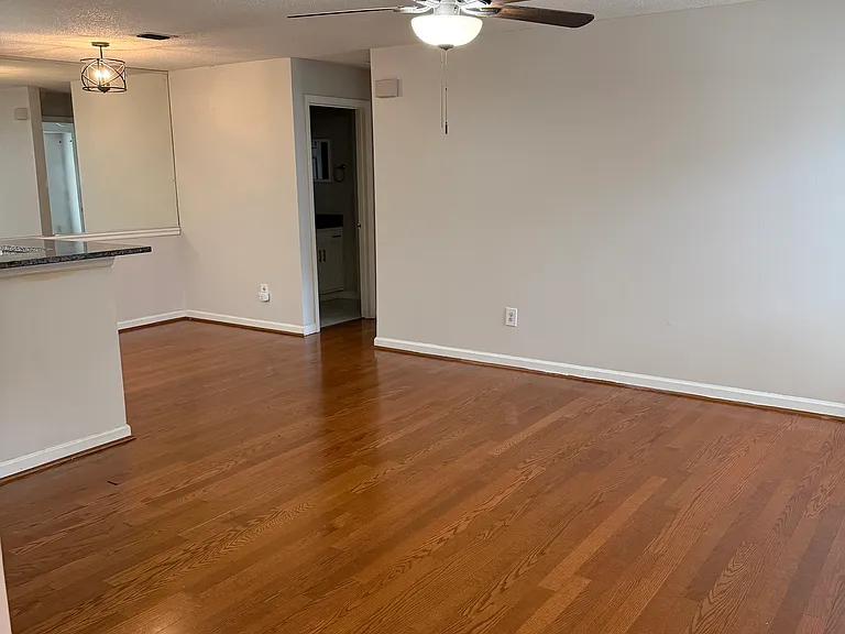 319 Granville Ct #319 — Photo 21