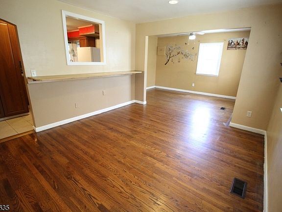 5th image of 199 Finderne Ave
