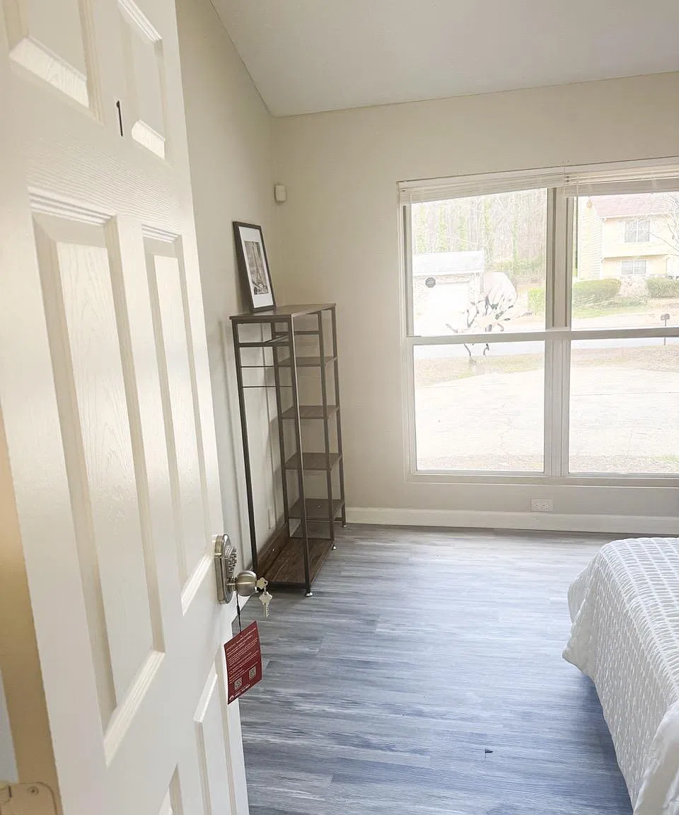 4 bed, 2.0 bath, 1700 sqft, $659 — Photo 3