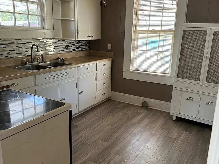 3410 Forrest Ave — Photo 8