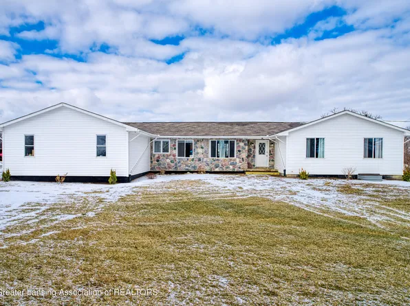 9478 S Francis Rd, Dewitt, MI 48820