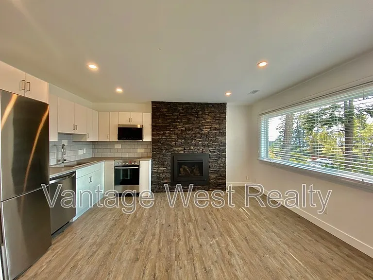 105B Boppart Ct — Photo 1