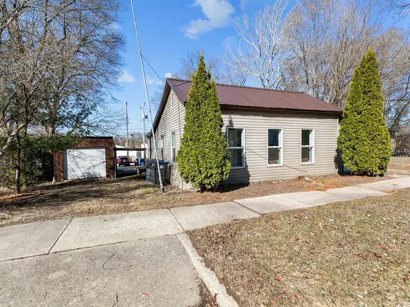 147 S Pearl St, Berlin, WI 54923