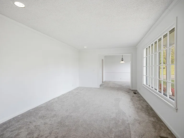 6406 Fischer Ct — Photo 3