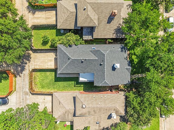 3rd image of 1818 Cordova Dr