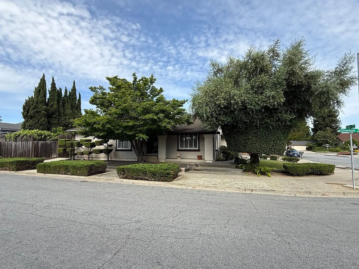 Building Photo - 34897 Busby Way