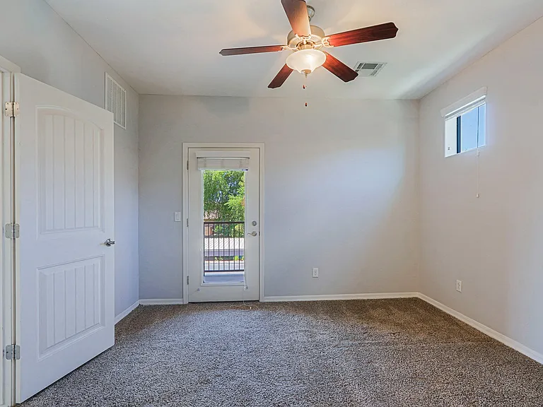 Santana Ridge Luxury Apartments — Photo 8