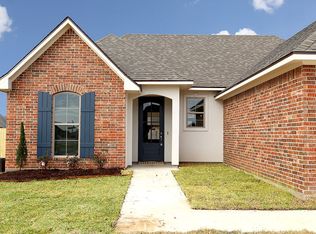 101 Summit Crest Dr, Youngsville, LA 70592