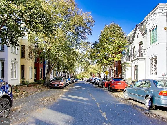 4th image of 1238 Linden Pl NE