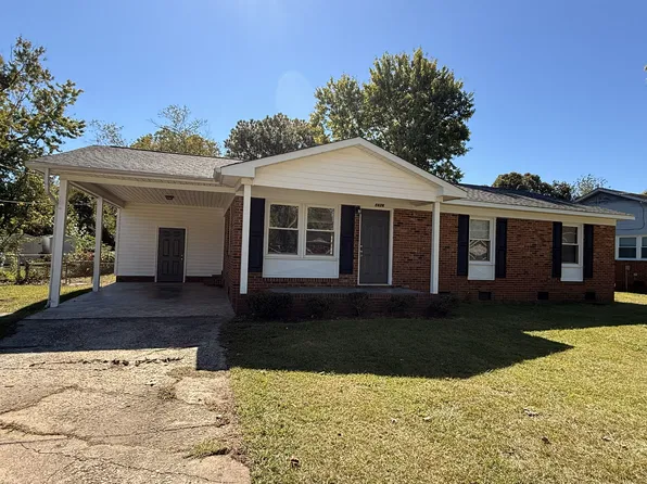 5626 Carson Dr, Fayetteville, NC 28303