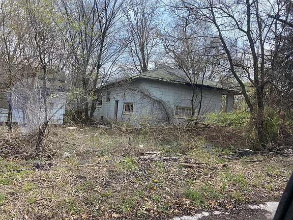 2nd image of 712 E 40th Ave