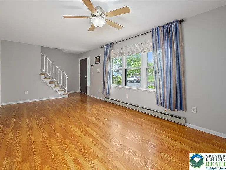 1527 Shipman St — Photo 4