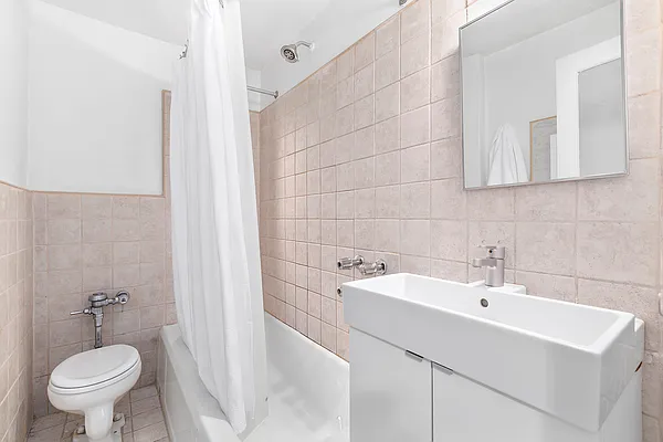 Rented by Corcoran | media 6