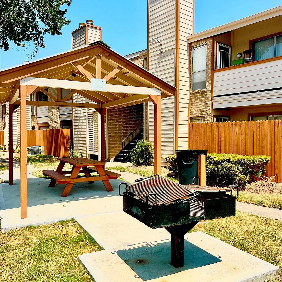 1 bed, 1.0 bath, 754 sqft, $950 — Photo 3