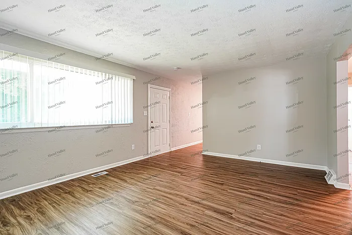 3165 Hillgate Rd — Photo 5