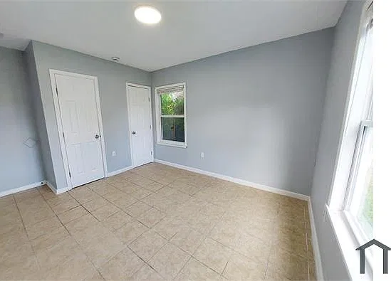 3 bed, 924 sqft, $1,200 — Photo 4