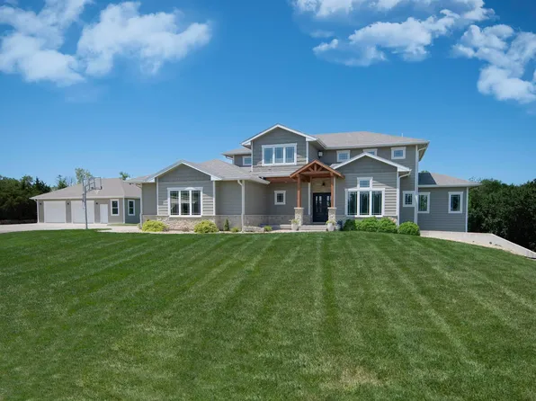 5925 NW Button Rd, Topeka, KS 66618