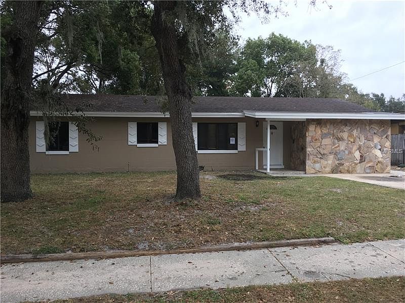 1st image of 304 Tucker Dr