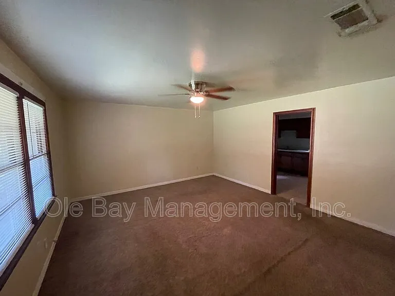 1815B Ogburn Ave — Photo 4