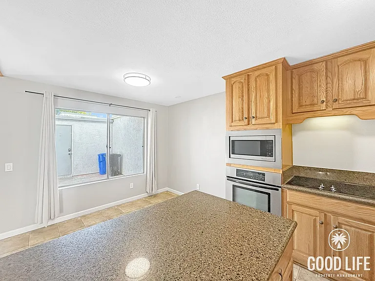 1640 Maple Dr #29 — Photo 5