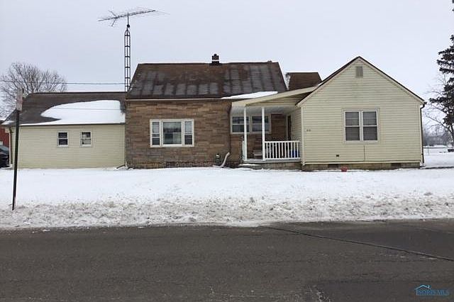 1st image of 612 E Water St