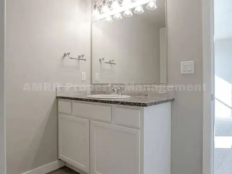 7216 East Cres #99-1/2 — Photo 12