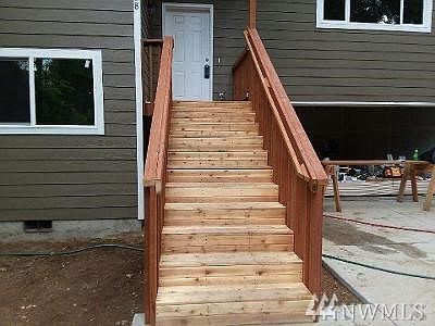 3rd image of 18038 Clear Lake Blvd SE