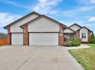 816 E Winding Lane Ct, Derby, KS 67037