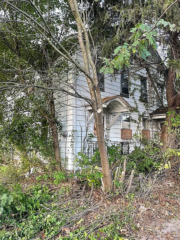 145 Commercial Ln photo 1