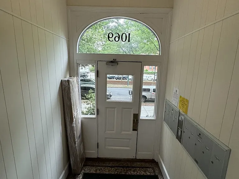 1069 Beacon St #1 — Photo 9
