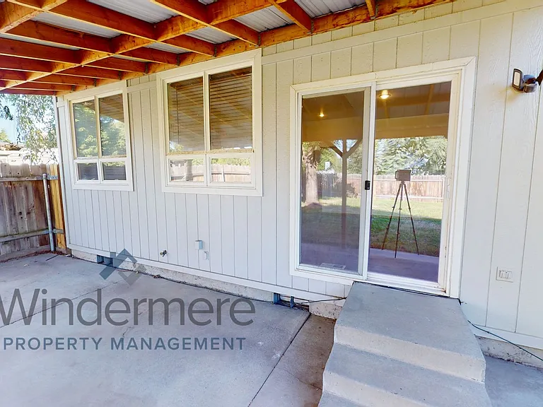 743 N Roosevelt St — Photo 14