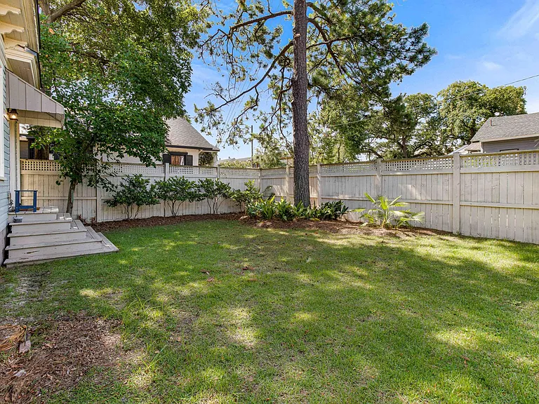 2506 Jefferson St — Photo 53
