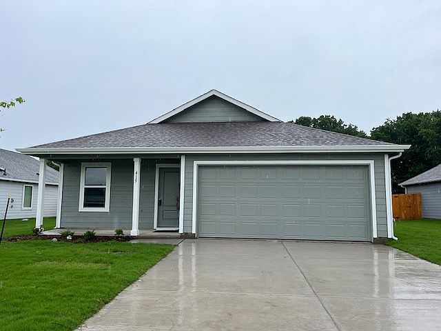 1st image of 415 Hidden Meadows Dr