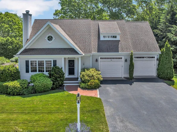 80 Schooner Lane, Hyannis, MA 02601