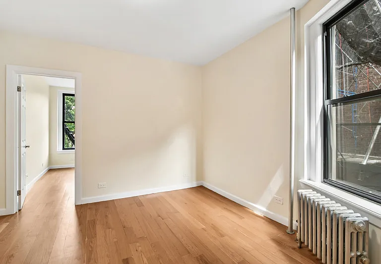 17 Greenwich Ave #5 — Photo 6
