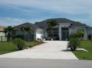 374 SW Kestor Dr, Port Saint Lucie, FL 34953