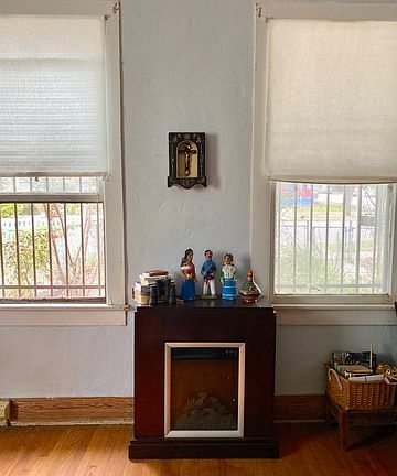 5th image of 126 Barrera St