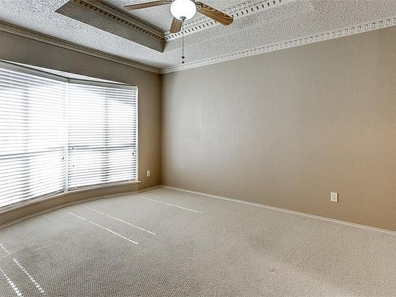 4th image of 8009 Lynda Ln