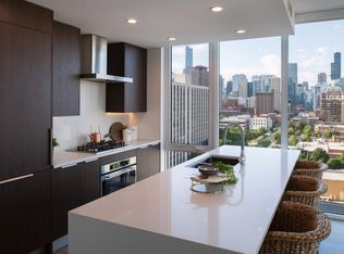1034 N Wells St #1710, Chicago, IL 60610