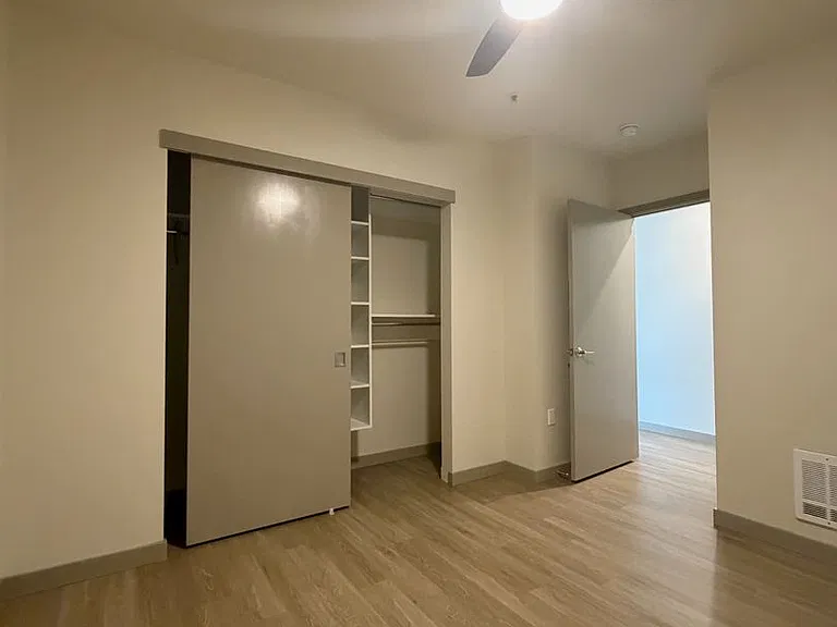 Lexington Apartments — Photo 13