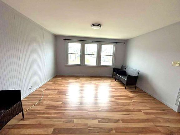 2nd image of 142 Ivanhoe Rd #1