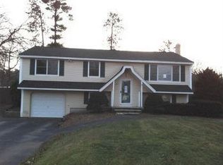 46 Chatham Cir, Salem, NH 03079