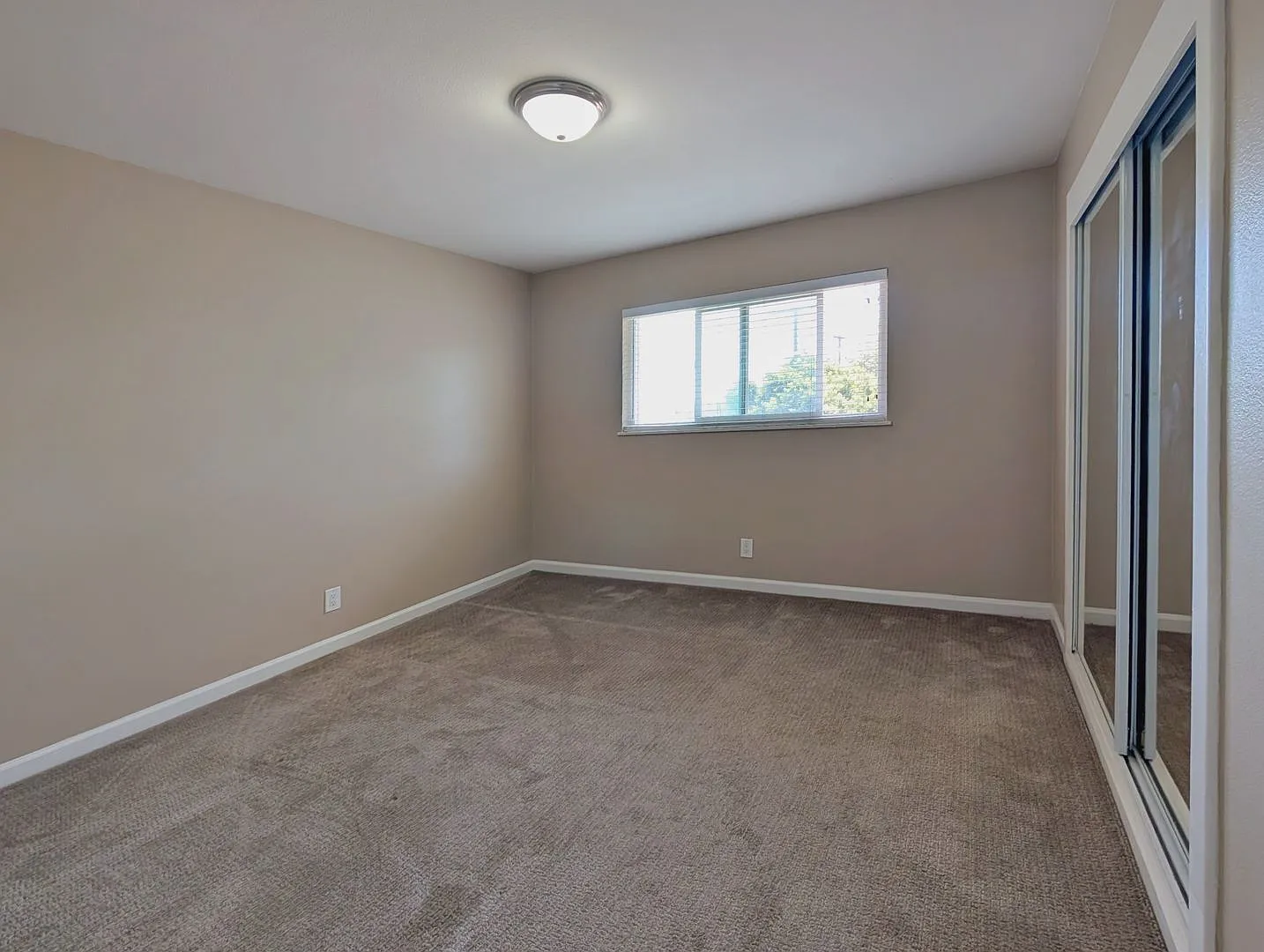 2040 Orange Ave — Photo 4