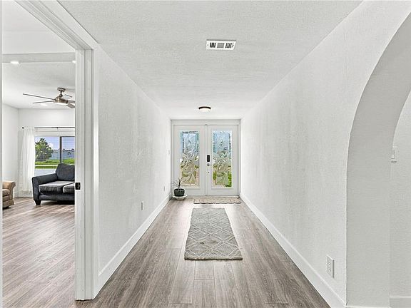 3rd image of 21512 EDGEWATER DRIVE