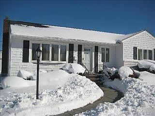 49 Garden Blvd, Hicksville, NY 11801 | Zillow