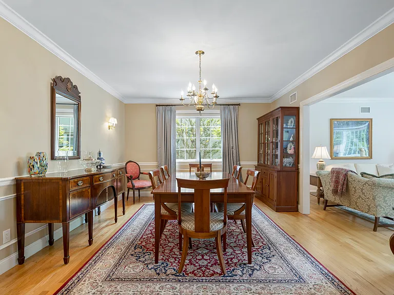 525 Carroll Ave — Photo 6