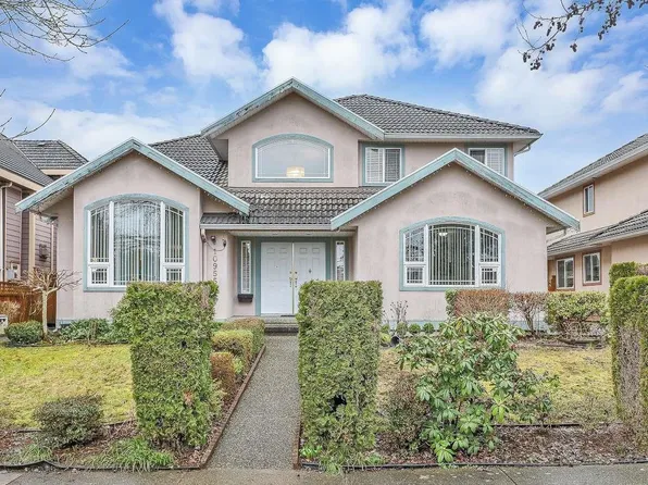 10955 156th St, Surrey, BC V3R 0Z3