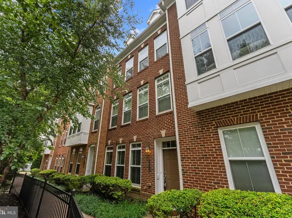 9652 Pullman Pl, Fairfax, VA 22031