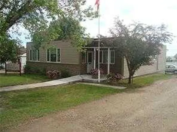 416 W Arena Ave, Trochu, AB T0M 2C0