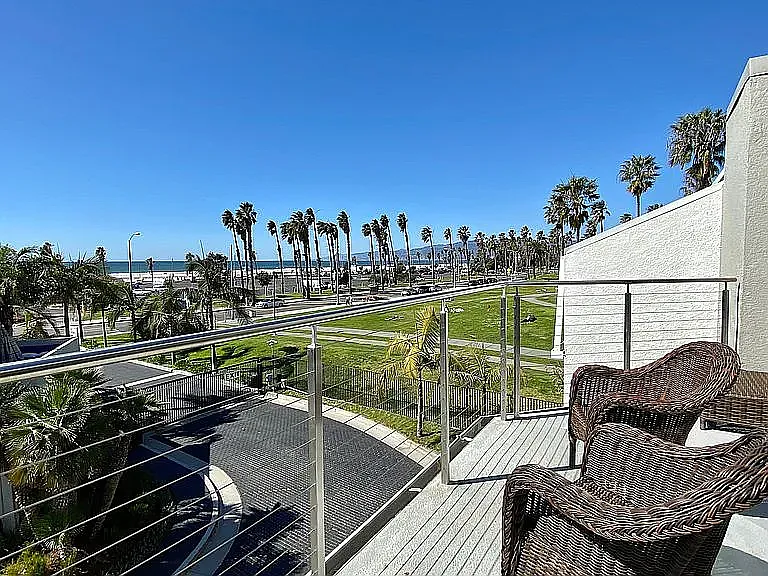 42 Sea Colony Dr — Photo 15